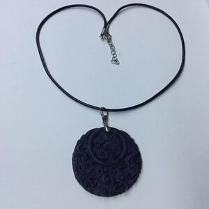 Elegant Black Pendant Necklace